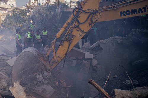 Israel targeted 3 residential buildings in the city of Tyre, Leb
