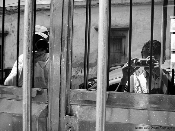 "Maestro de reflejo" by Ricardo