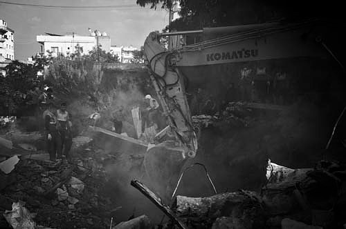 Israel targeted 3 residential buildings in the city of Tyre, Leb