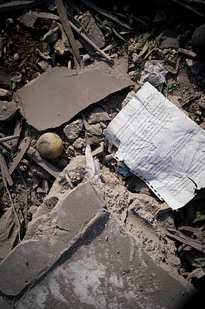 Israel targeted 3 residential buildings in the city of Tyre, Leb
